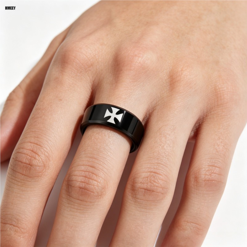 Pierścień HMEEY z tytanu i sta – Initial Ring Custom recenzja i cena